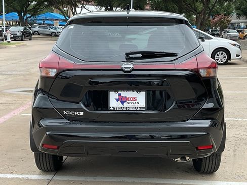 New 2025 Nissan Kicks Play S image 6