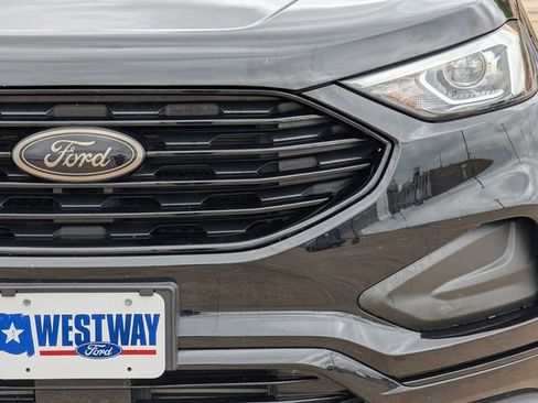 Used 2022 Ford Edge SE w/ Black Appearance Package image 9