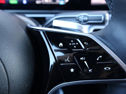 Used 2024 Mercedes-Benz GLE 450e 4MATIC image 34