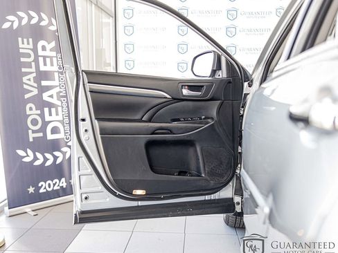 Used 2018 Toyota Highlander SE w/ Protection Package #3 AWD/4WD image 32