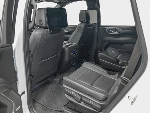 Used 2023 Chevrolet Tahoe Z71 w/ Luxury Package AWD/4WD image 27