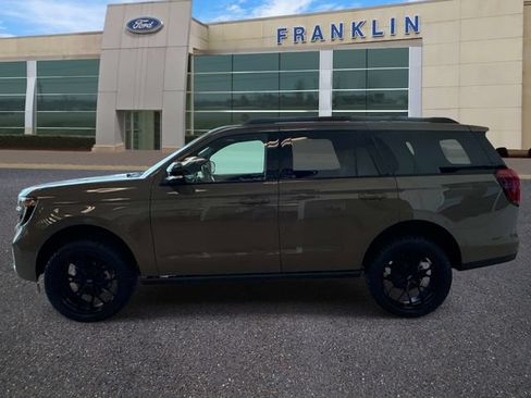 New 2027 Ford Expedition Platinum w/ Stealth Appearance Package AWD/4WD image 4