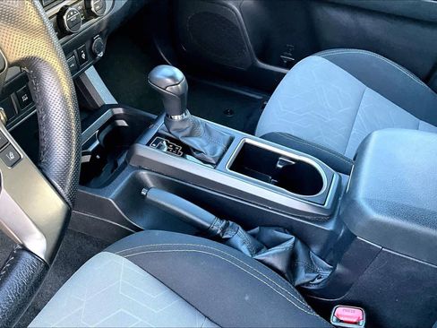 Used 2023 Toyota Tacoma TRD Off-Road image 17