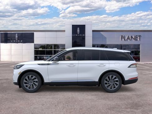 New 2026 Lincoln Aviator AWD image 3