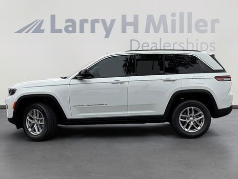New 2026 Jeep Grand Cherokee Laredo X RWD image 2