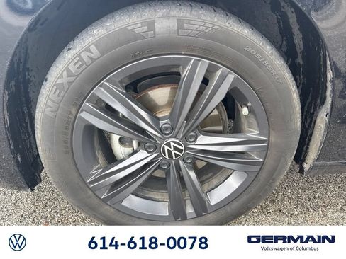 Used 2023 Volkswagen Jetta SE w/ Panoramic Sunroof Package FWD image 18