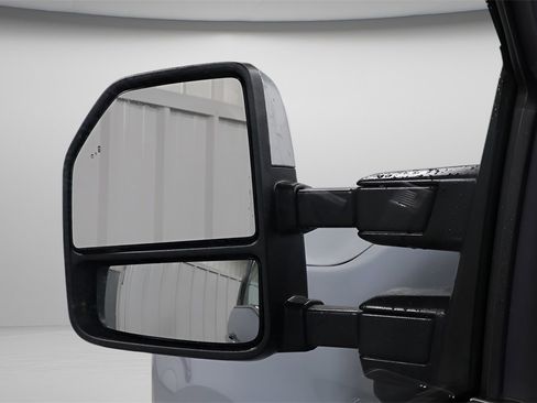 Used 2024 Ford F350 Platinum w/ FX4 Off-Road Package image 24