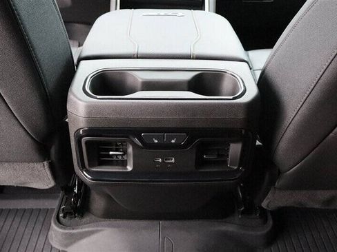 Used 2025 GMC Sierra 3500 AT4 w/ AT4 Premium Plus Package AWD/4WD image 29