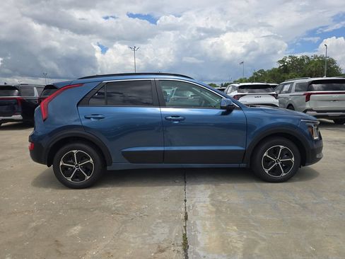 New 2026 Kia Niro EX FWD image 9