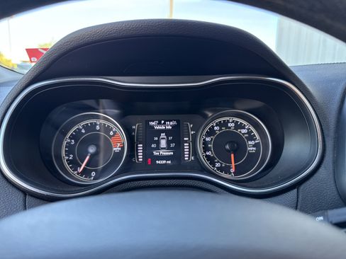 Used 2019 Jeep Cherokee Latitude w/ Popular Appearance Group image 13