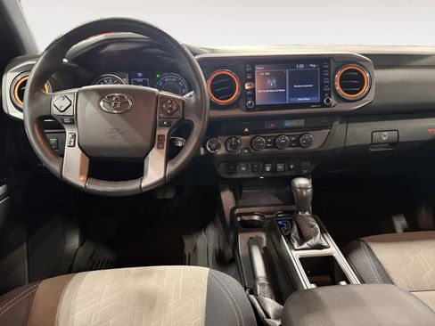 Used 2021 Toyota Tacoma TRD Sport image 11