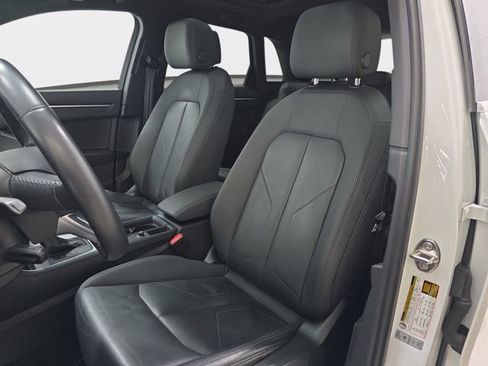 Used 2020 Audi Q3 2.0T Premium w/ Convenience Package AWD/4WD image 14