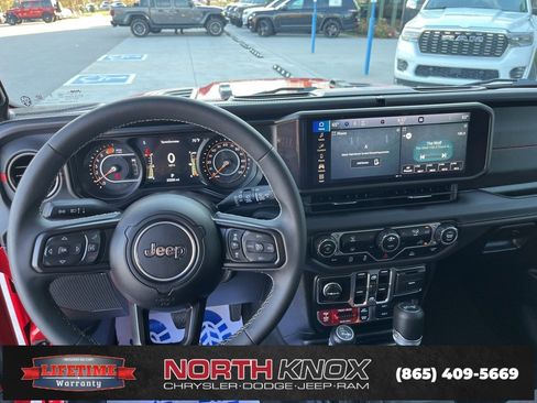 Used 2025 Jeep Wrangler Rubicon image 8