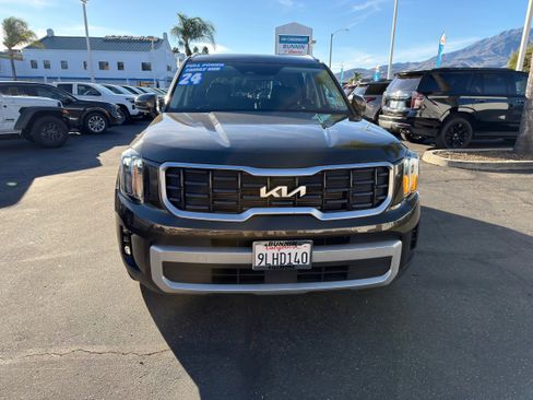 Used 2024 Kia Telluride S w/ S Sunroof Package image 3