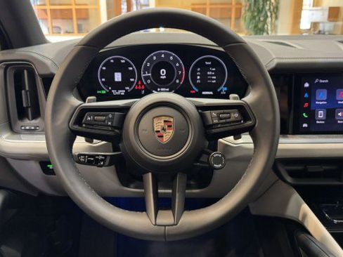 Used 2026 Porsche Cayenne image 8