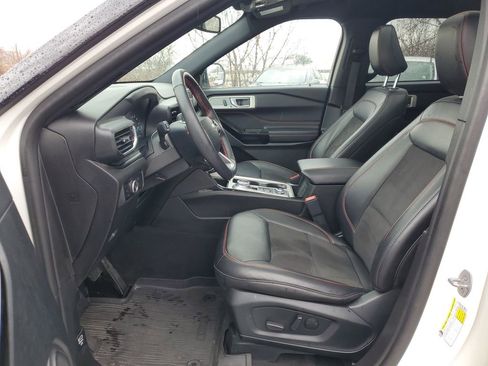 Used 2023 Ford Explorer ST-Line w/ Class IV Trailer Tow Package image 10