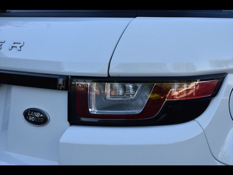Used 2018 Land Rover Range Rover Evoque SE AWD/4WD image 47