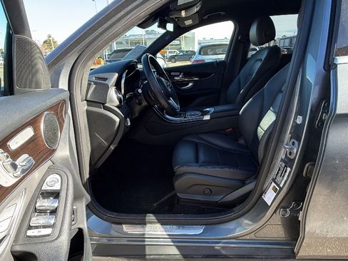 Used 2022 Mercedes-Benz GLC 300 4MATIC image 16