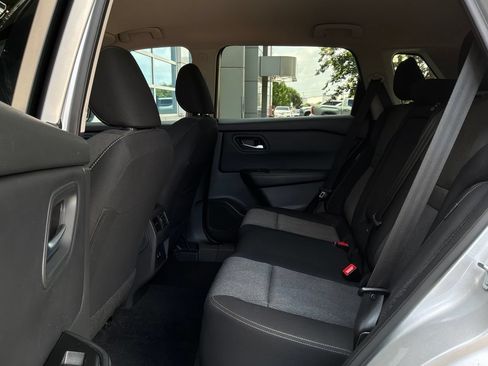 Used 2025 Nissan Rogue SV AWD/4WD image 12