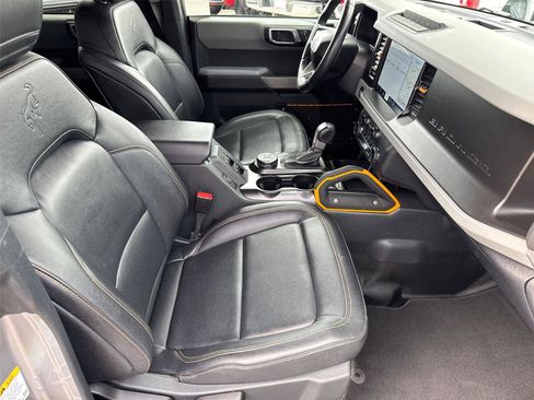 Certified 2022 Ford Bronco Badlands w/ Sasquatch Package image 16