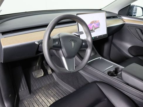 Used 2023 Tesla Model Y Long Range image 23