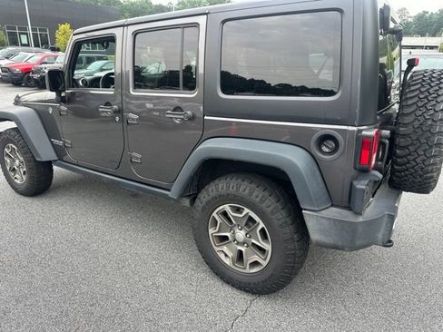 Used 2016 Jeep Wrangler Unlimited Rubicon w/ Connectivity Group AWD/4WD image 5
