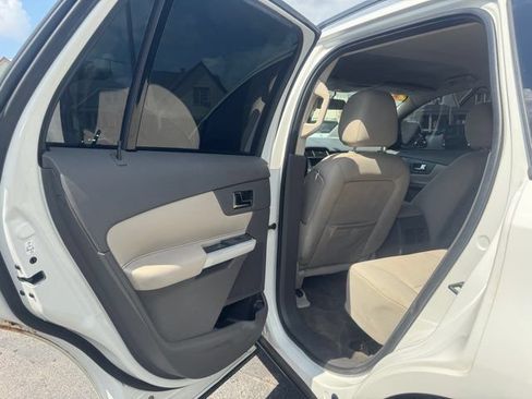 Used 2013 Ford Edge SE FWD image 2