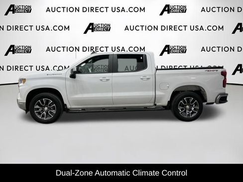 Used 2022 Chevrolet Silverado 1500 LT AWD/4WD image 9