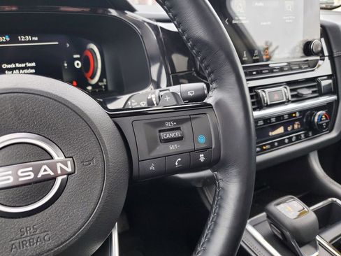 Used 2023 Nissan Pathfinder Platinum image 22