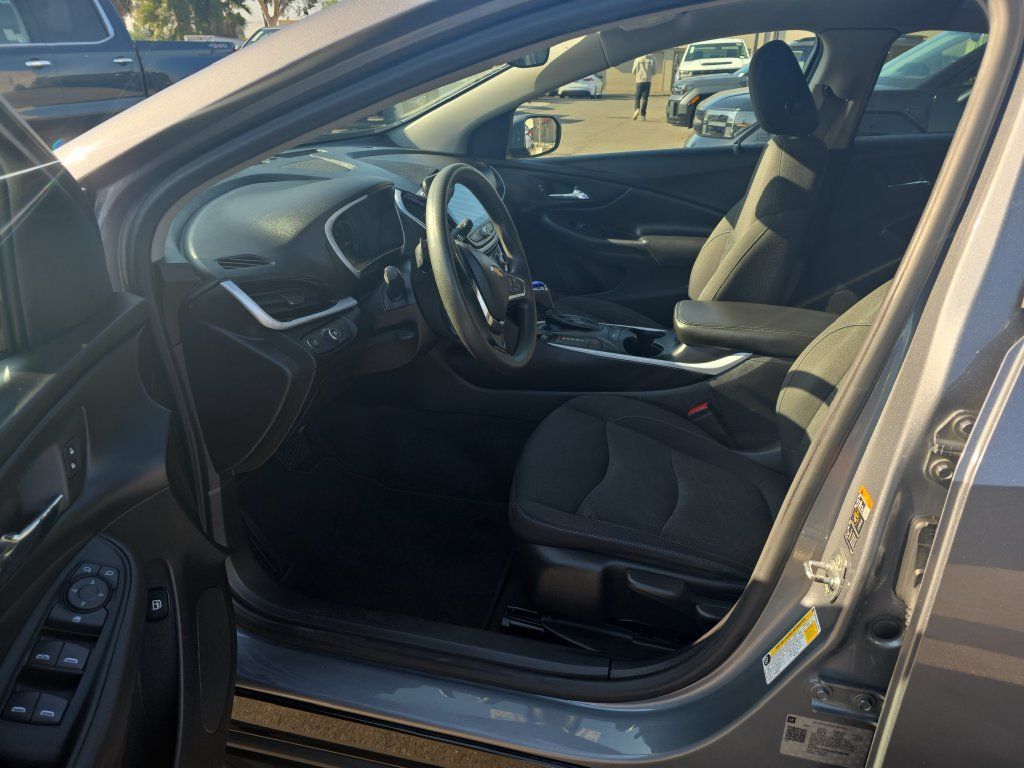Used 2018 Chevrolet Volt LT FWD image 9