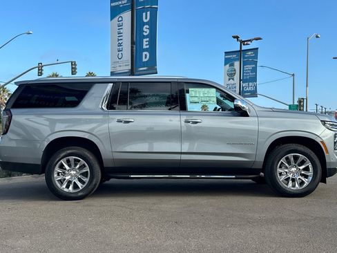 New 2025 Chevrolet Suburban Premier image 3