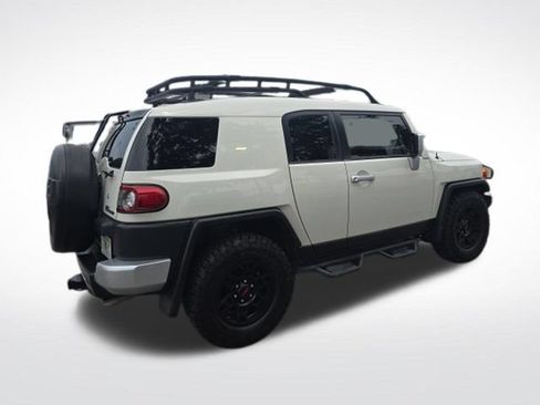 Used 2014 Toyota FJ Cruiser 2WD w/ Convenience Package image 3