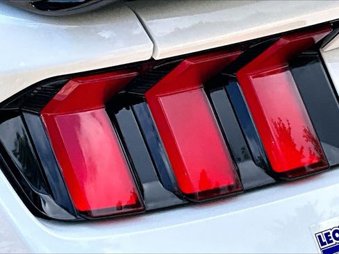 Used 2025 Ford Mustang GT RWD image 29