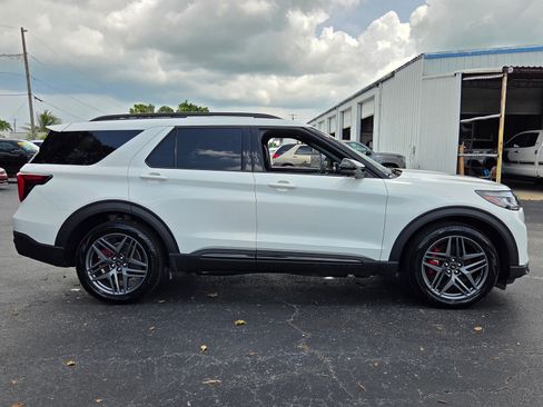 Used 2025 Ford Explorer ST AWD/4WD image 6