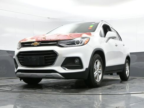 Used 2017 Chevrolet Trax LT w/ LT Convenience Package FWD image 26