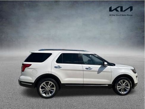 Used 2018 Ford Explorer Limited w/ Equipment Group 301A FWD image 1