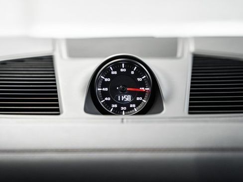 Used 2021 Porsche Cayenne Turbo image 18