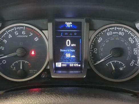 Certified 2021 Toyota Tacoma SR5 image 24