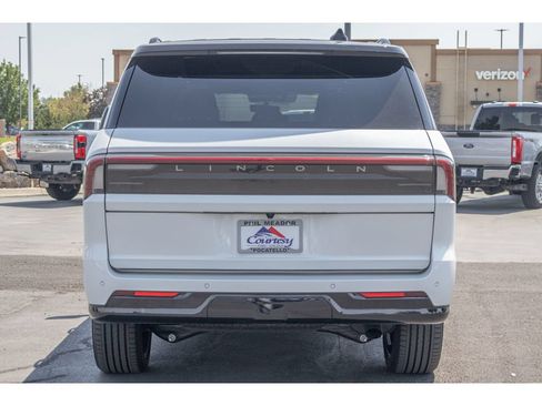 Used 2026 Lincoln Navigator L Black Label AWD/4WD image 4