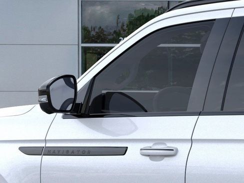 New 2026 Lincoln Navigator Reserve image 20