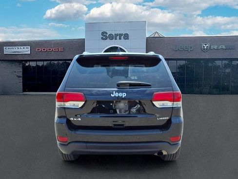 Used 2021 Jeep Grand Cherokee Laredo AWD/4WD image 5