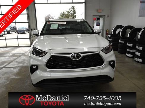 Certified 2025 Toyota Highlander XLE image 2