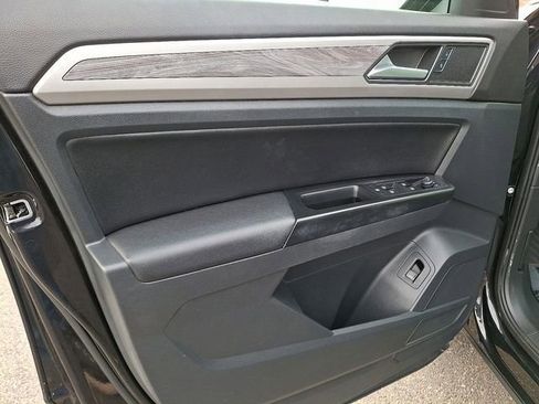 Used 2020 Volkswagen Atlas Cross Sport SE AWD/4WD image 14
