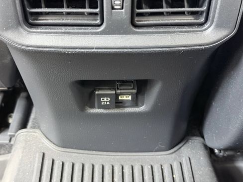 Used 2021 Toyota RAV4 Limited AWD/4WD image 24
