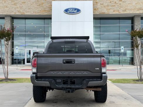 Used 2021 Toyota Tacoma TRD Off-Road w/ Technology Package AWD/4WD image 24