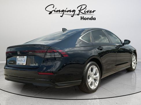 Used 2025 Honda Accord LX image 7