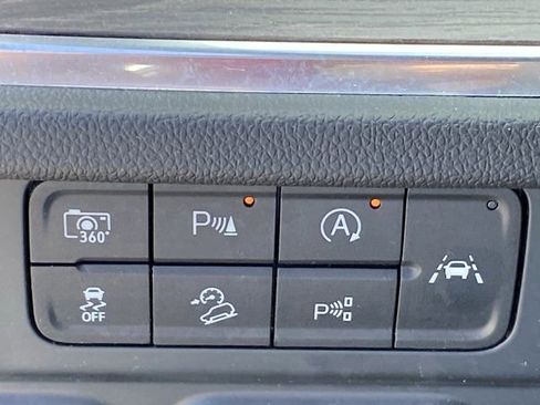 Used 2025 Chevrolet Suburban Z71 AWD/4WD image 20
