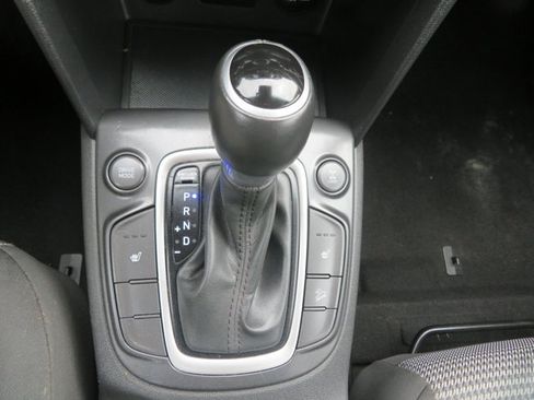 Used 2019 Hyundai Kona SEL image 29
