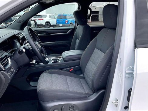 Used 2025 GMC Acadia Elevation image 18