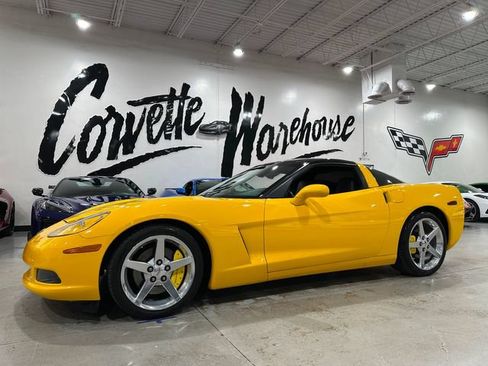 Used 2005 Chevrolet Corvette Coupe w/ Preferred Equipment Group RWD image 20